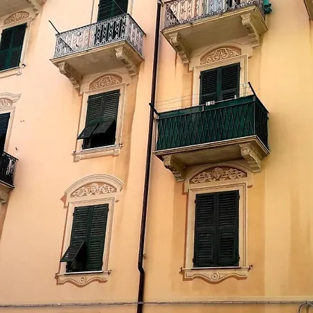 Апартаменты Lamberti - 150 M From The Sea - Just Renewed - Wifi