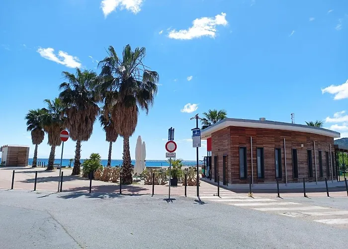 Lamberti - 150 M From The Sea - Just Renewed - Wifi Apartment