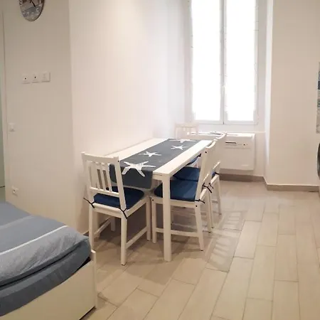 Lamberti Beach Apartment - 150 M From The Sea - Ac - Wifi Savona