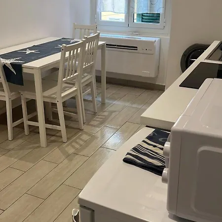 Lamberti Beach Apartment - 150 M From The Sea - Ac - Wifi * Savona